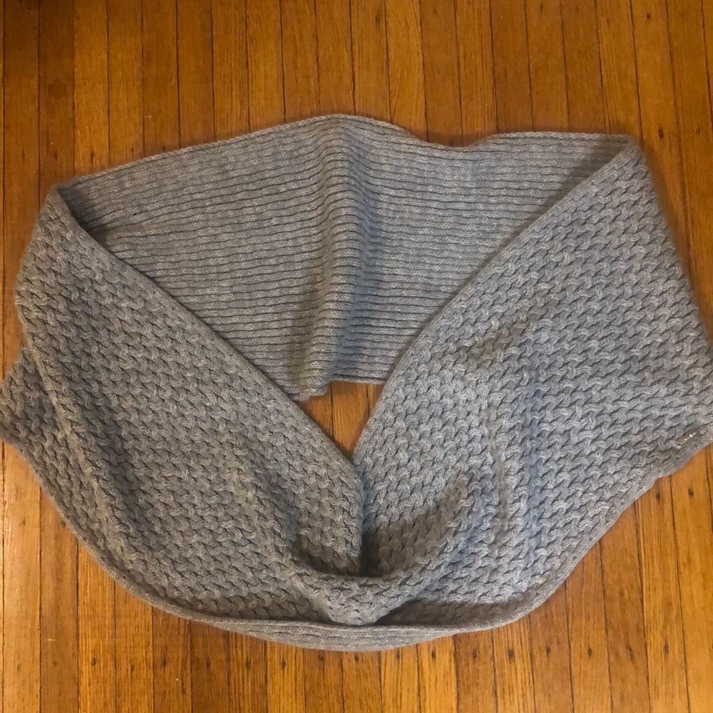 Calvin Klein *SUPER SOFT* infinity scarf
